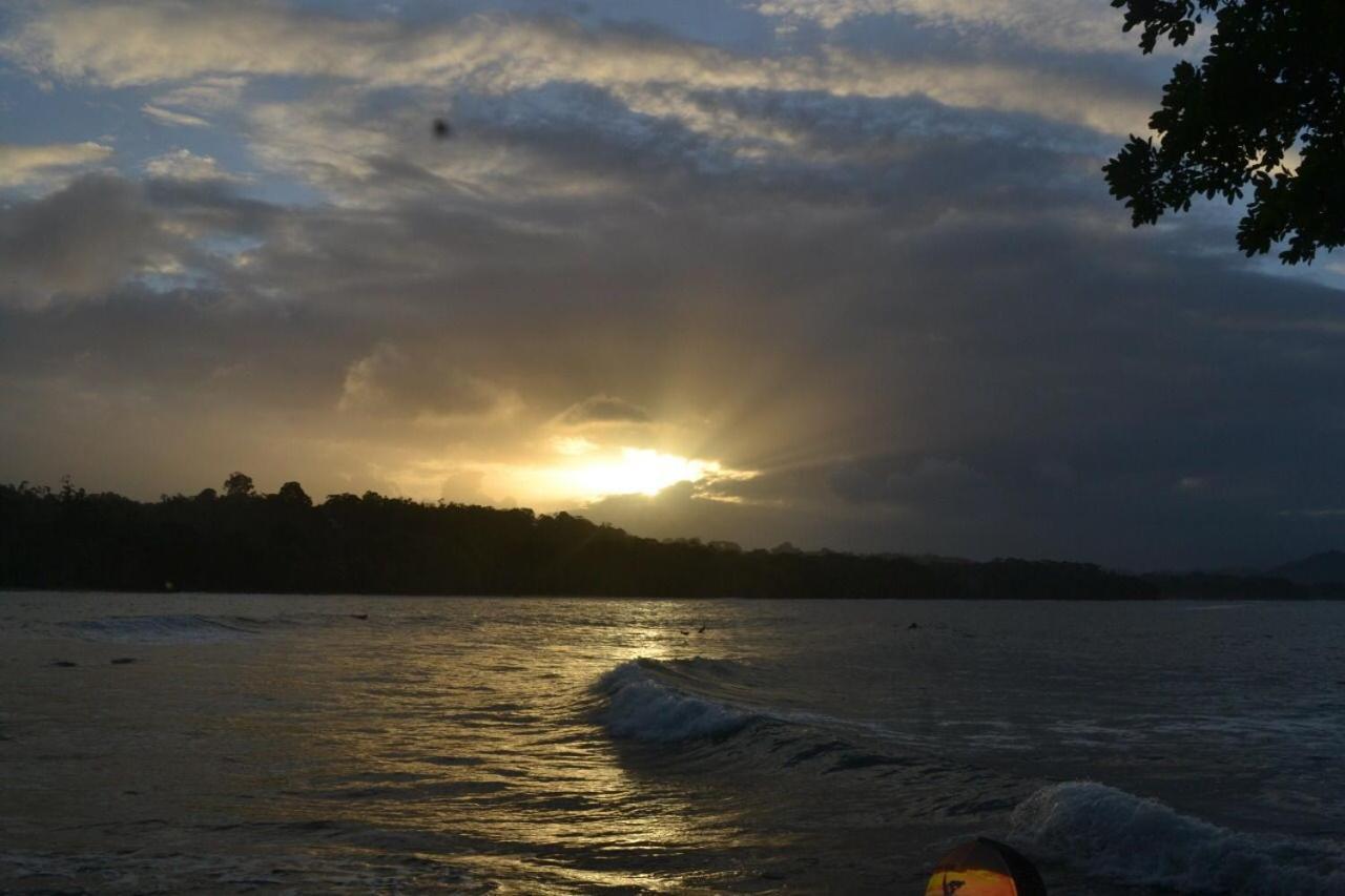 Hotel Green Mountain Cahuita Bagian luar foto