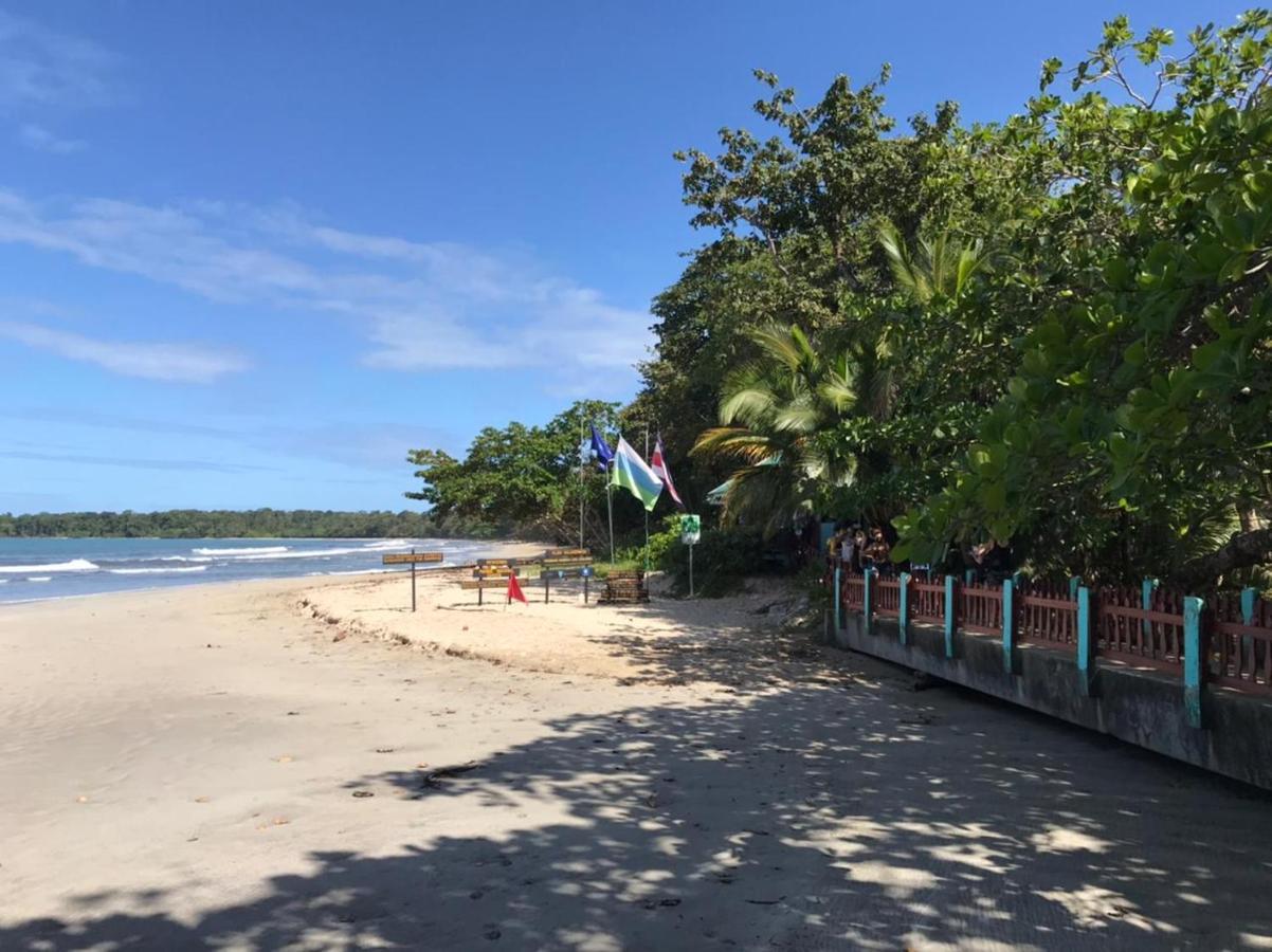 Hotel Green Mountain Cahuita Bagian luar foto