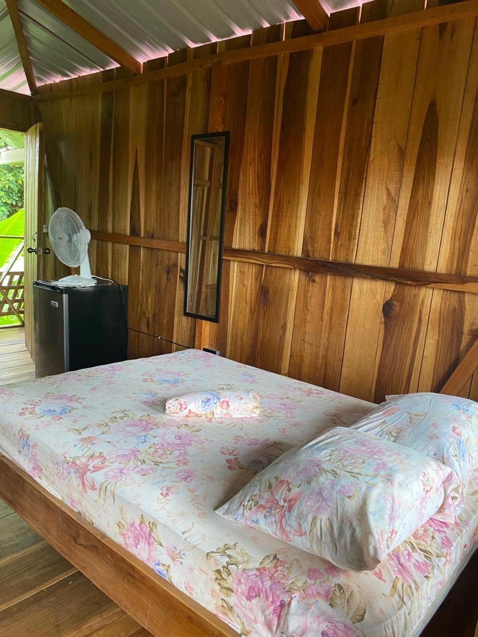 Hotel Green Mountain Cahuita Bagian luar foto